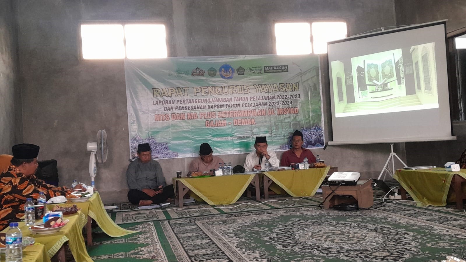 Rapat_pengurus_yayasan1.jpg